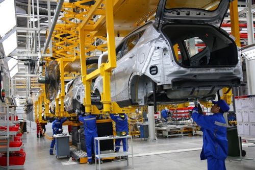 哈薩克斯坦總理馬明視察江淮汽車合資工廠并見證專用汽車新產線啟航